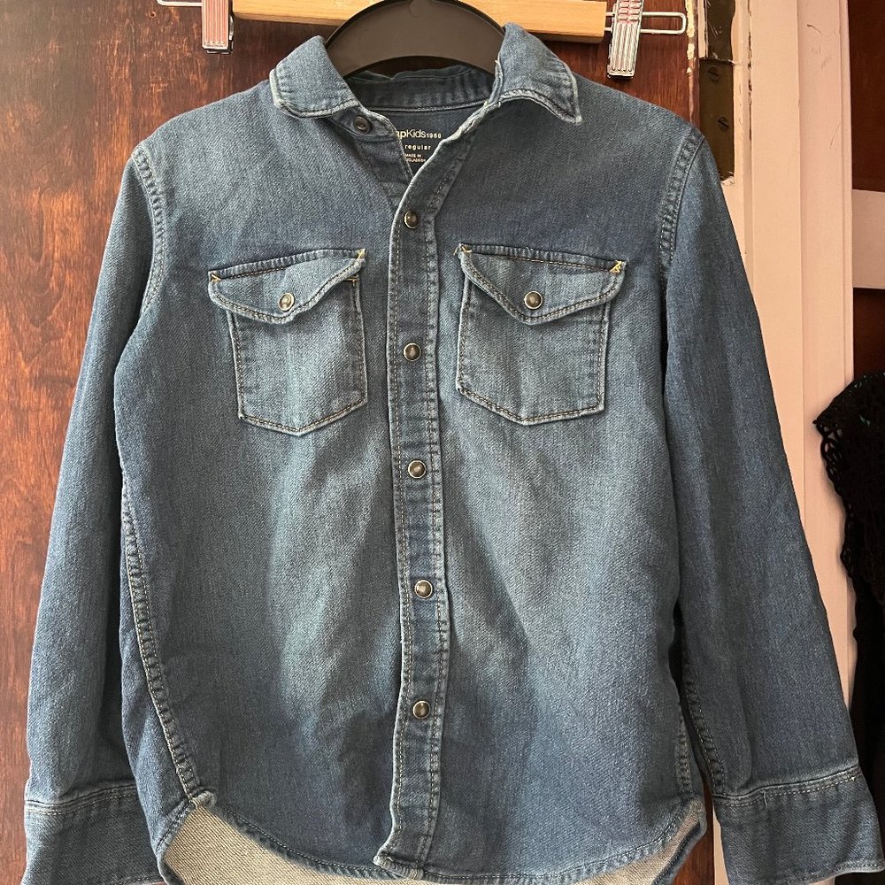 Gap Soft Denim Long Sleve Button Down Shirt, Size Medium
